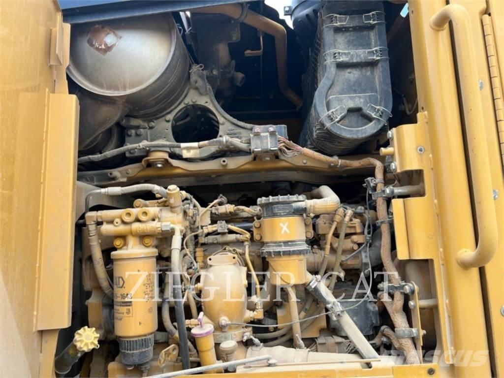 CAT 140M2AWD 平地机/推土机