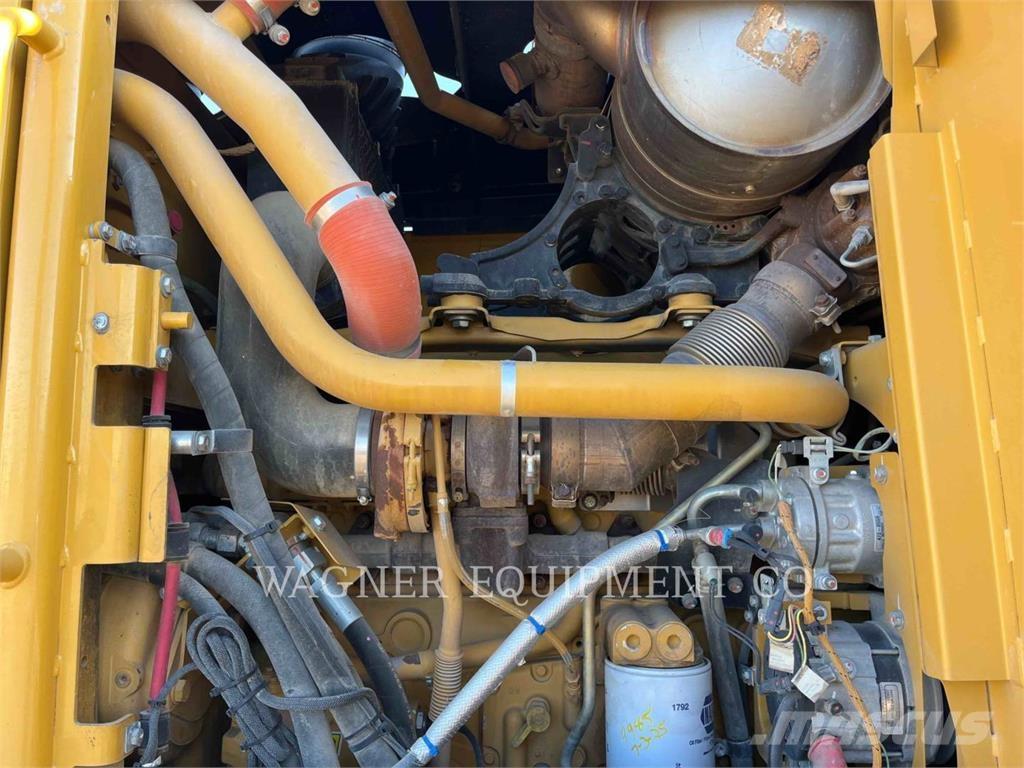 CAT 140M2AWD 平地机/推土机