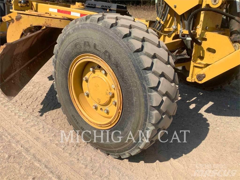 CAT 140M3 AWD 平地机/推土机