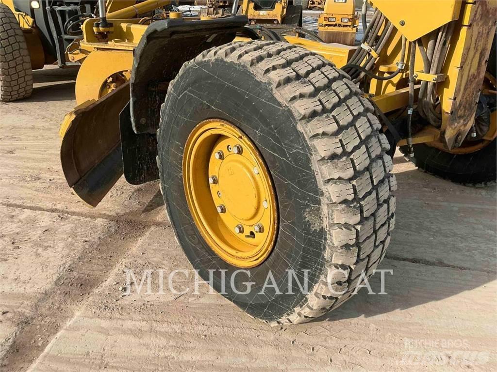 CAT 140M3 AWD 平地机/推土机