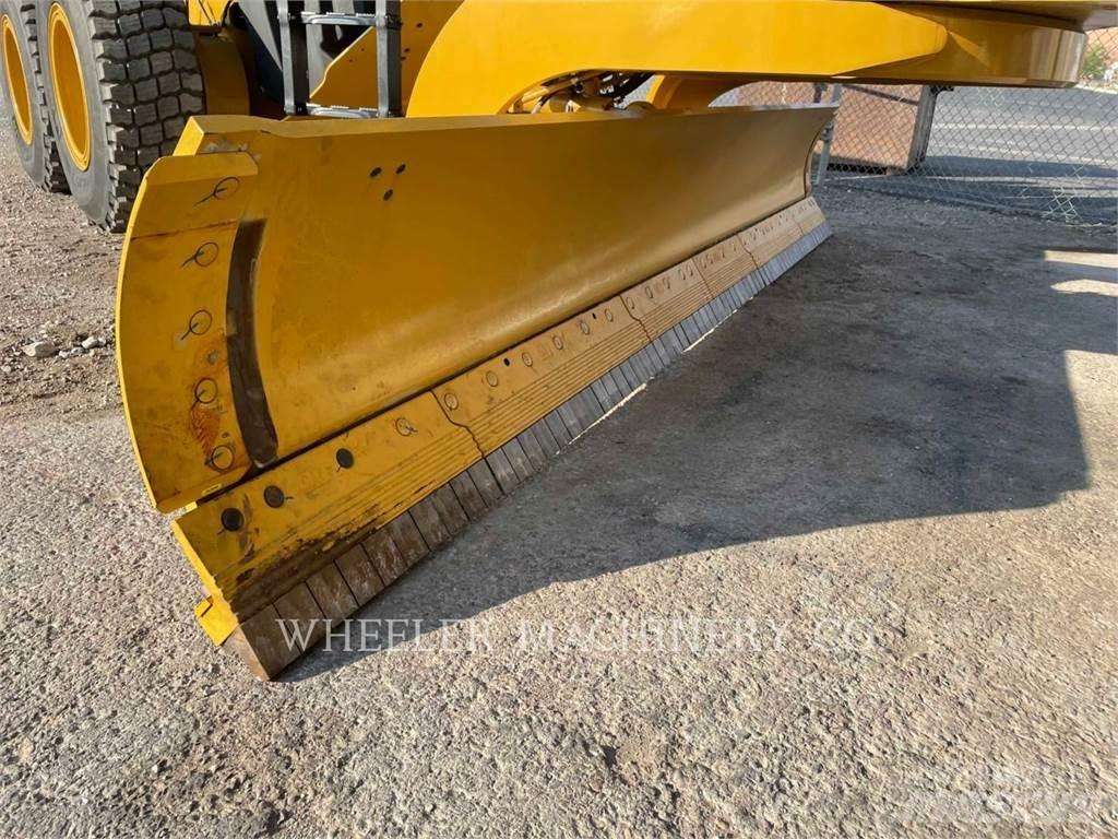 CAT 150 AWD 平地机/推土机
