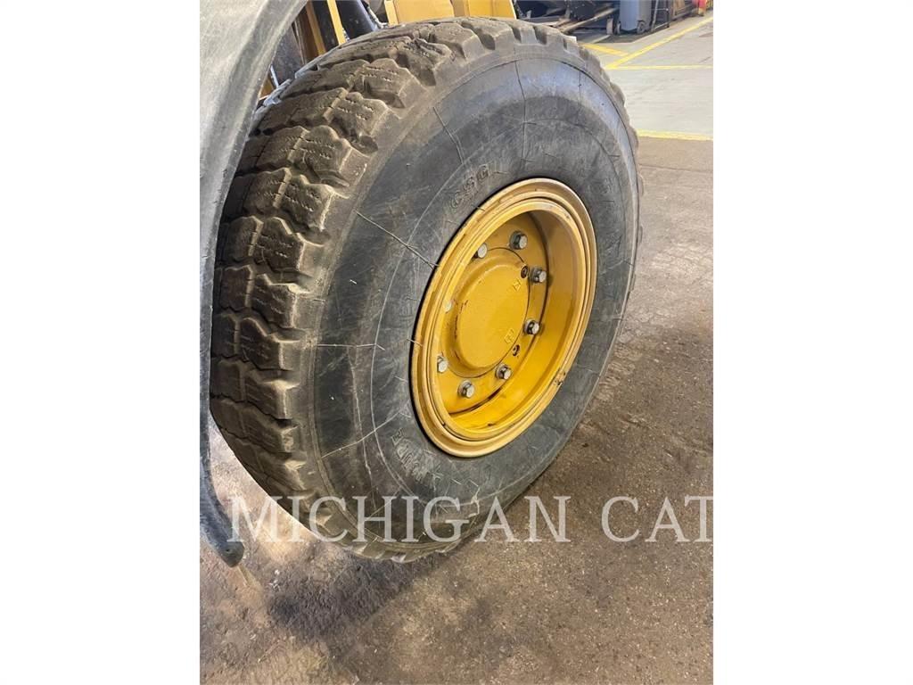 CAT 150 AWD 平地机/推土机