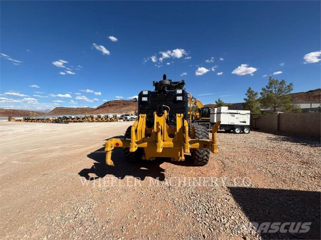 CAT 150 AWD 平地机/推土机