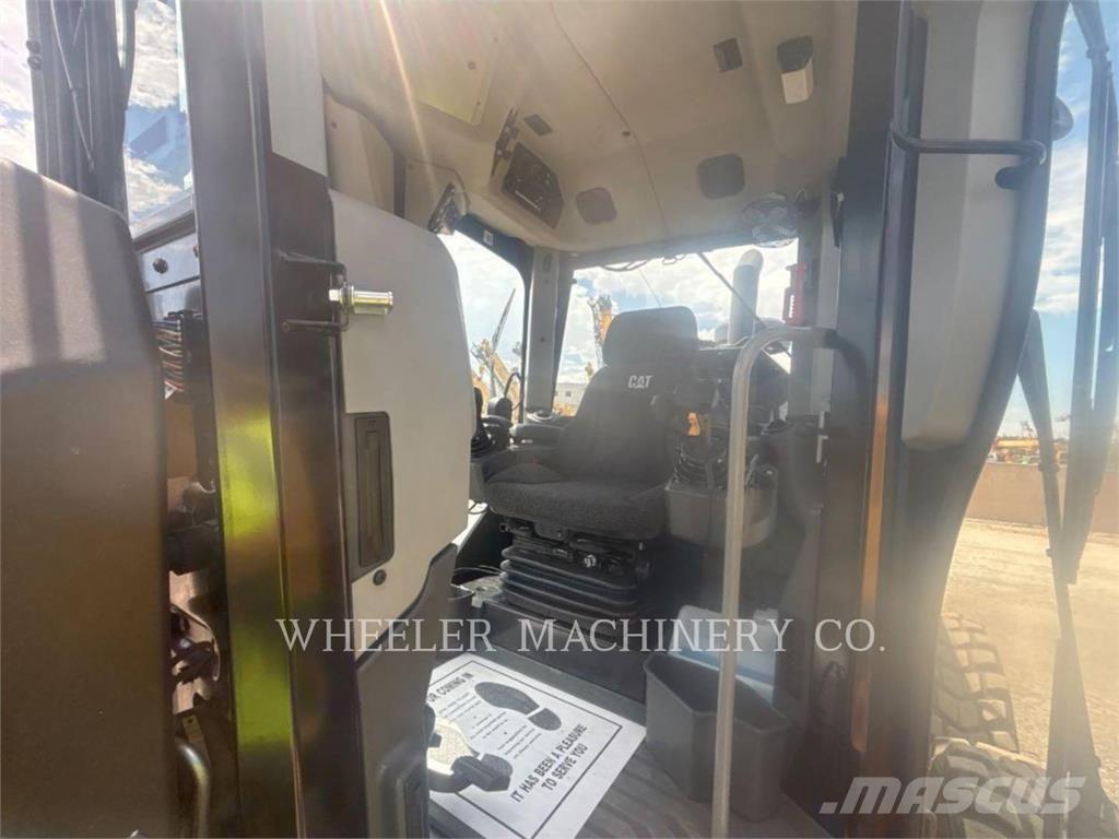 CAT 150 AWD 平地机/推土机