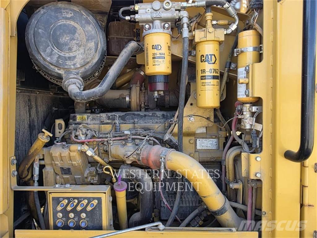 CAT 160M AWD 平地机/推土机