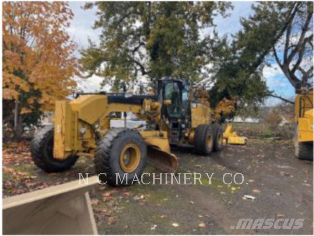 CAT 16M 平地机/推土机