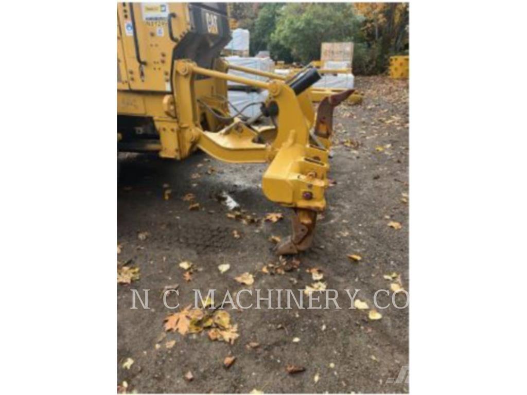 CAT 16M 平地机/推土机