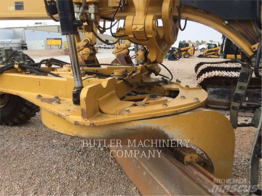 CAT 18 M3 平地机/推土机
