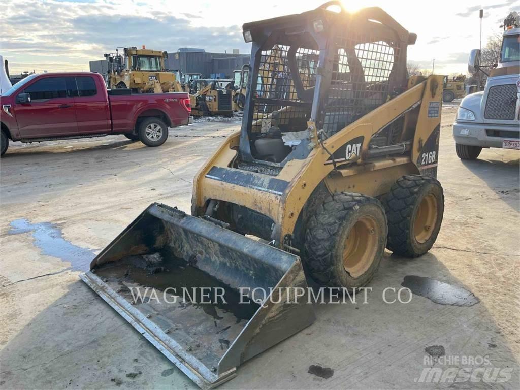 CAT 216B 滑移装载机
