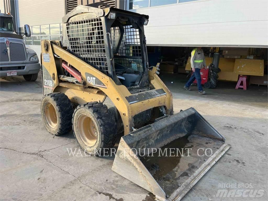 CAT 216B 滑移装载机