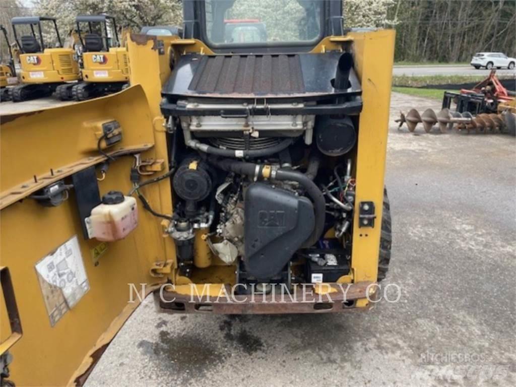 CAT 216B3 CN 滑移装载机