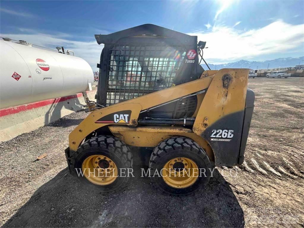 CAT 226B MA11 滑移装载机