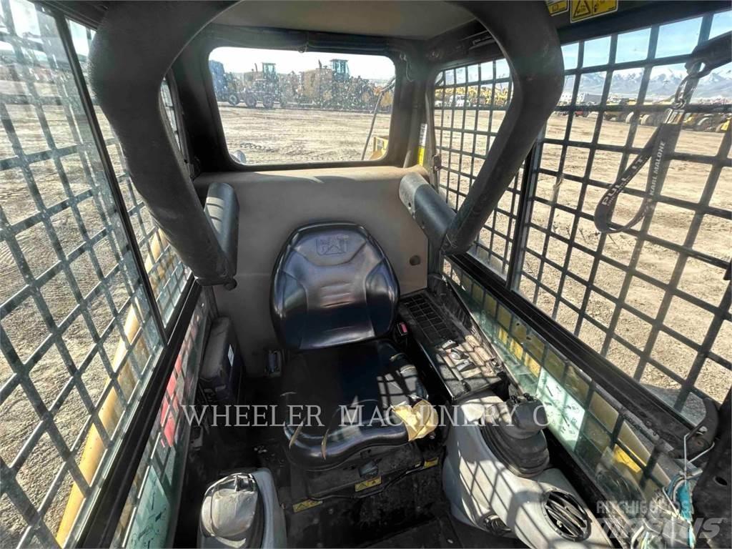 CAT 226B MA11 滑移装载机