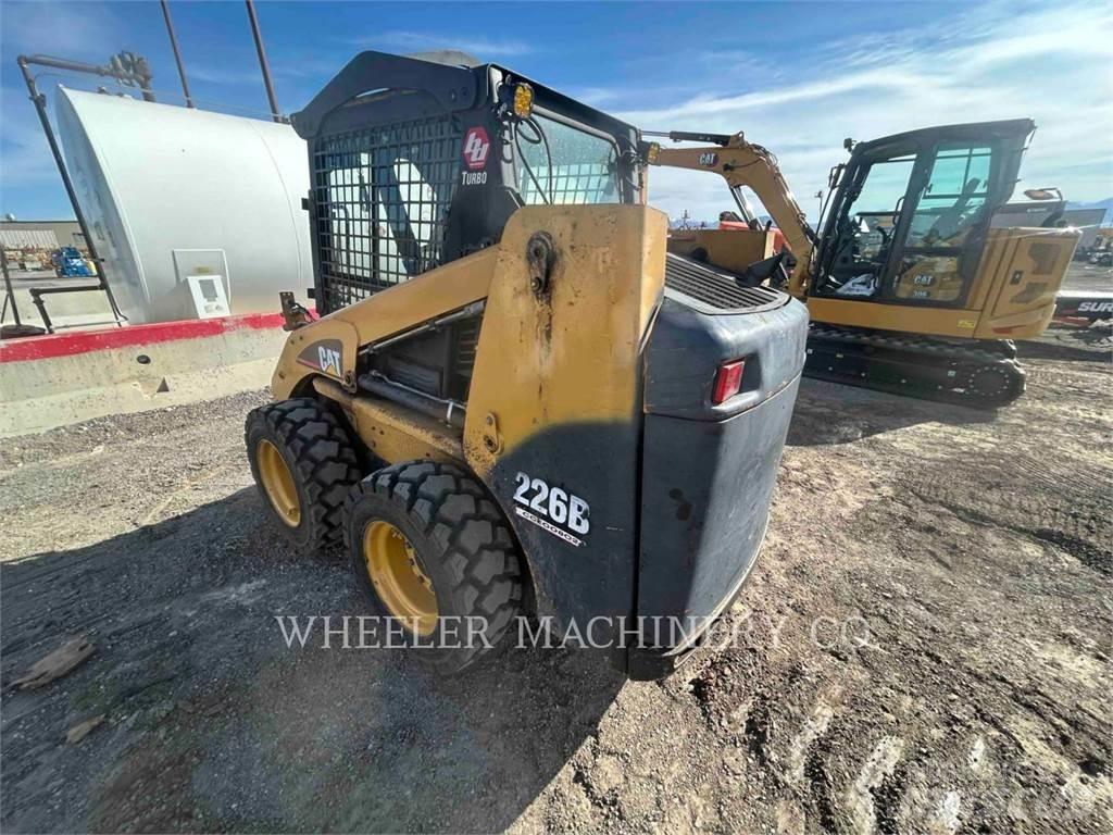 CAT 226B MA11 滑移装载机