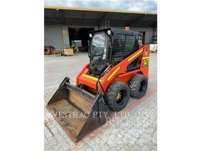 CAT 226B3 滑移装载机
