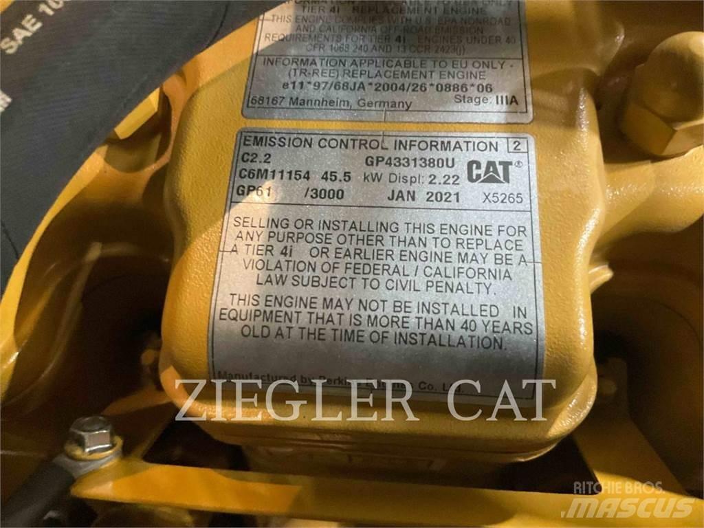 CAT 226B3 滑移装载机