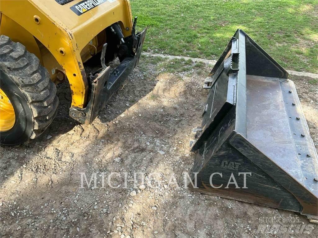 CAT 226B3 C 滑移装载机