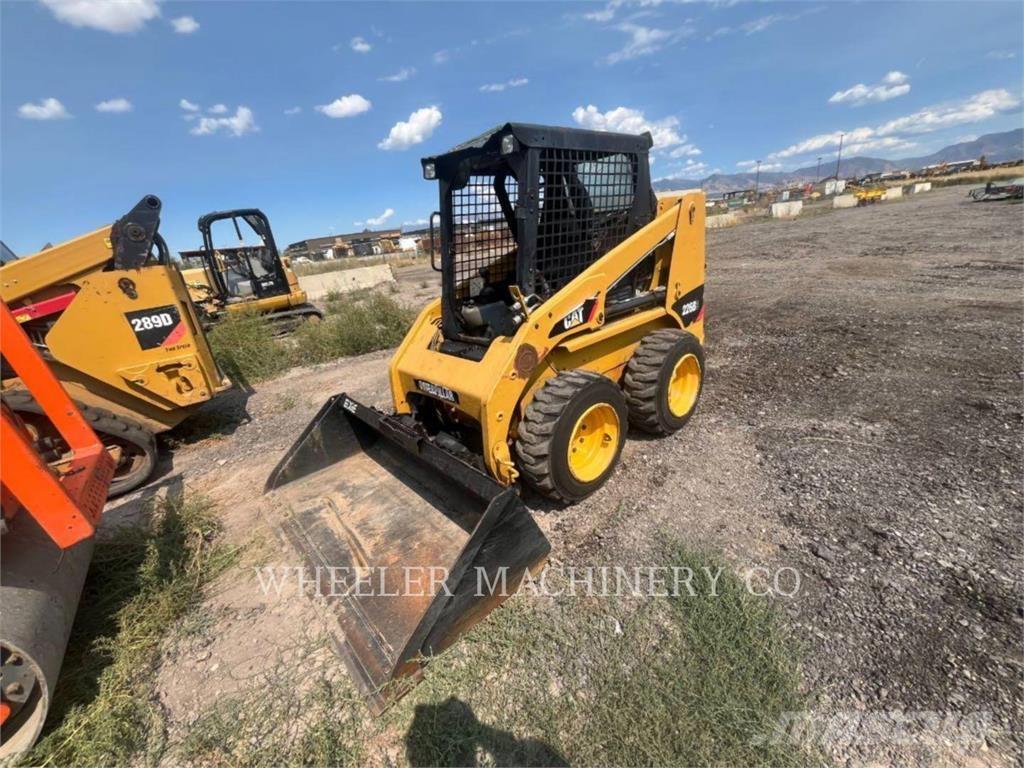 CAT 226B3 C3 滑移装载机