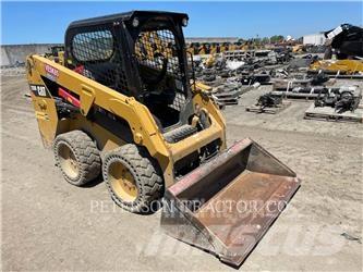 CAT 226D 滑移装载机