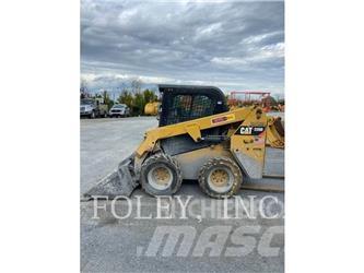 CAT 226D 滑移装载机