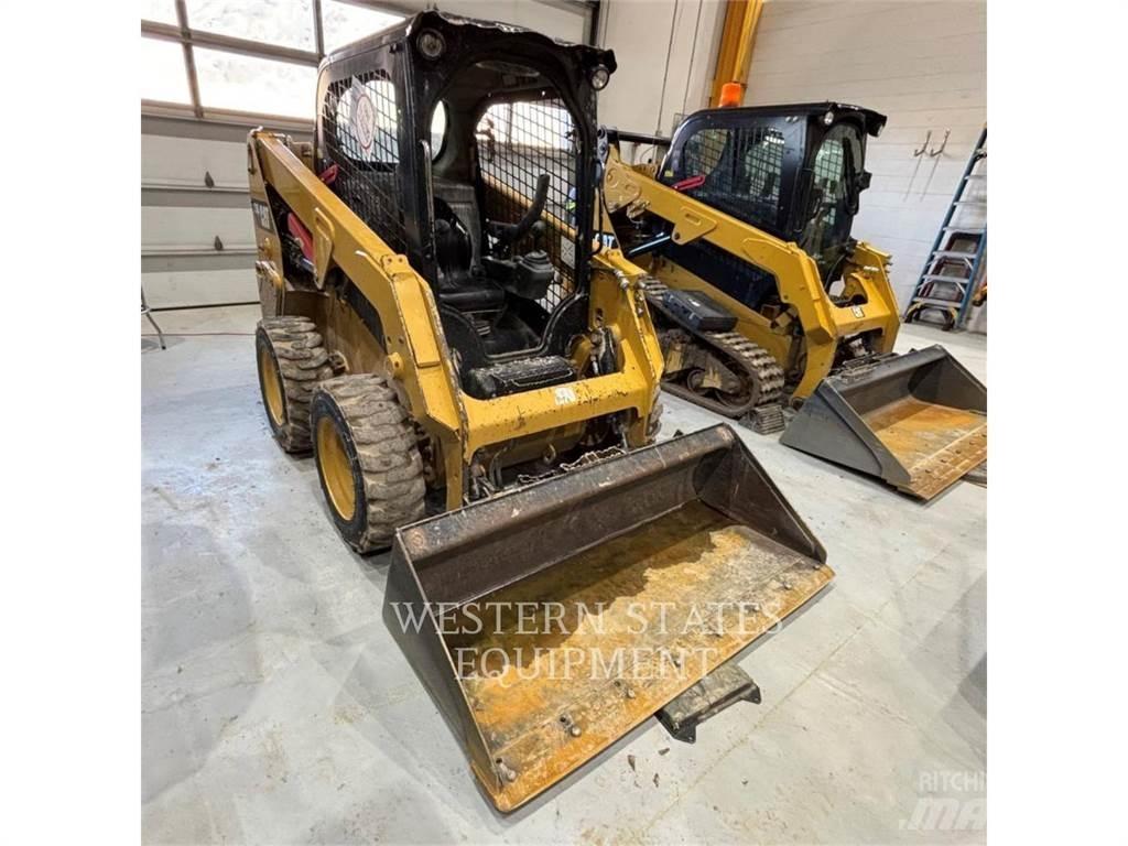 CAT 226D 滑移装载机