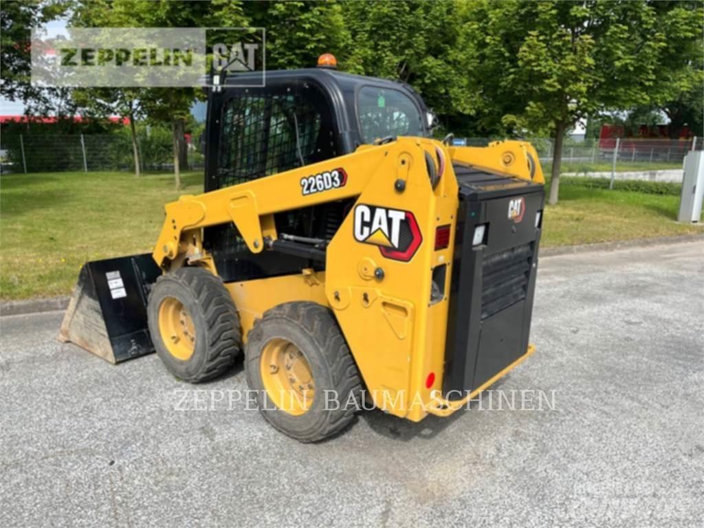 CAT 226D 滑移装载机