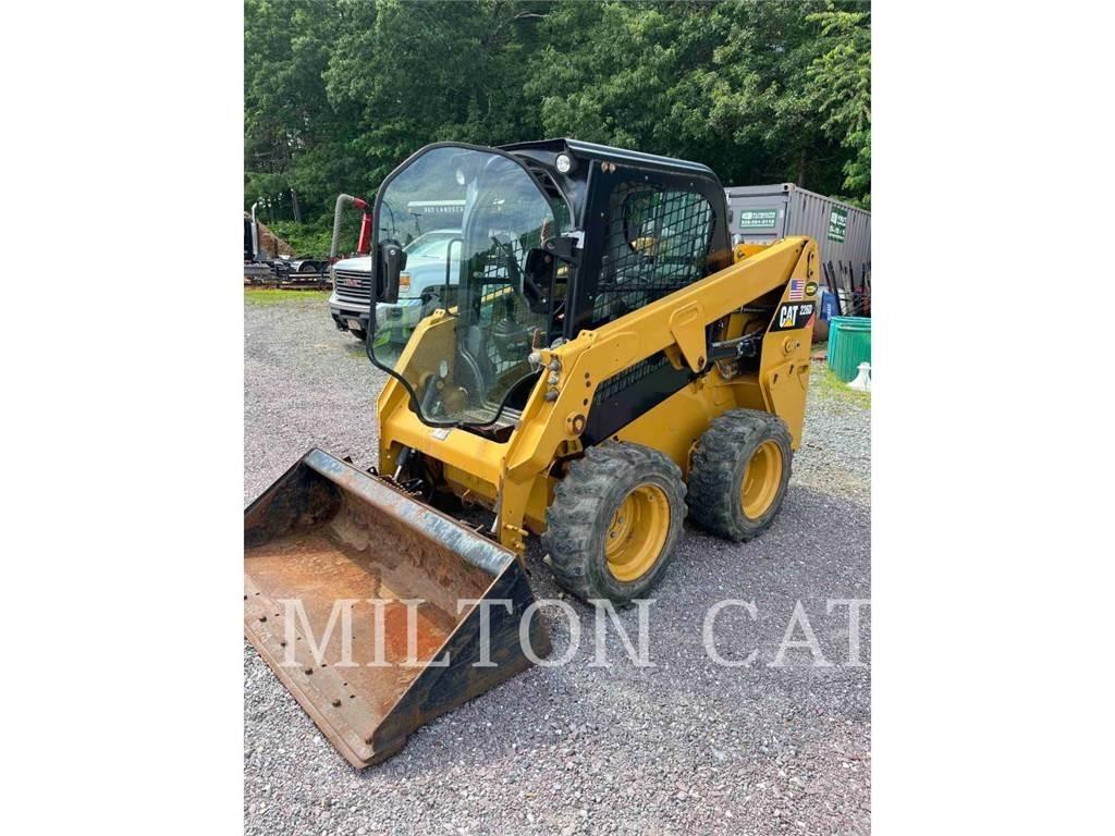 CAT 226D 滑移装载机