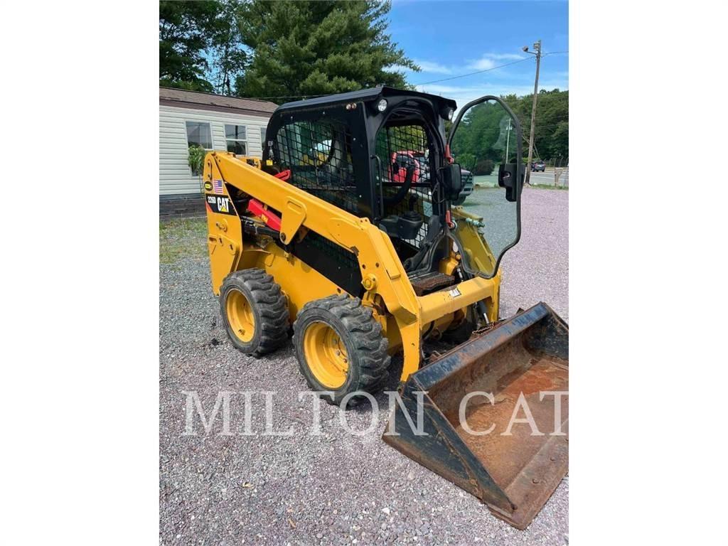CAT 226D 滑移装载机