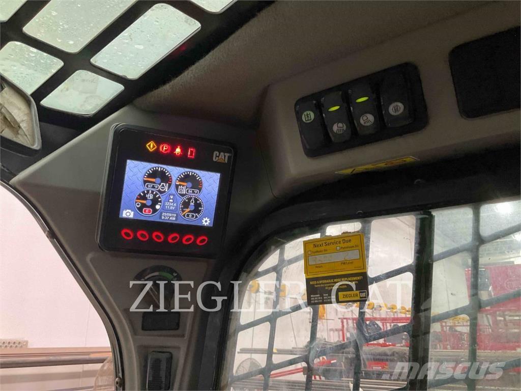 CAT 226D 滑移装载机