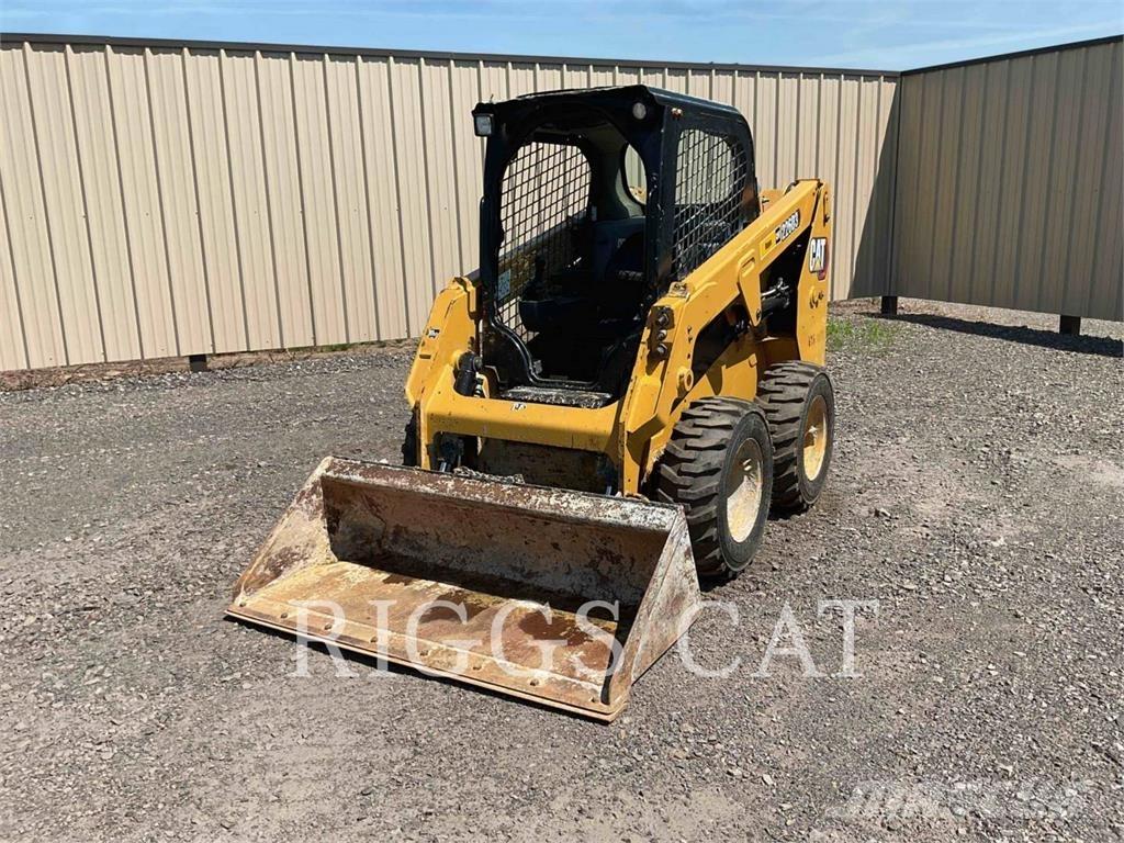 CAT 226D 滑移装载机