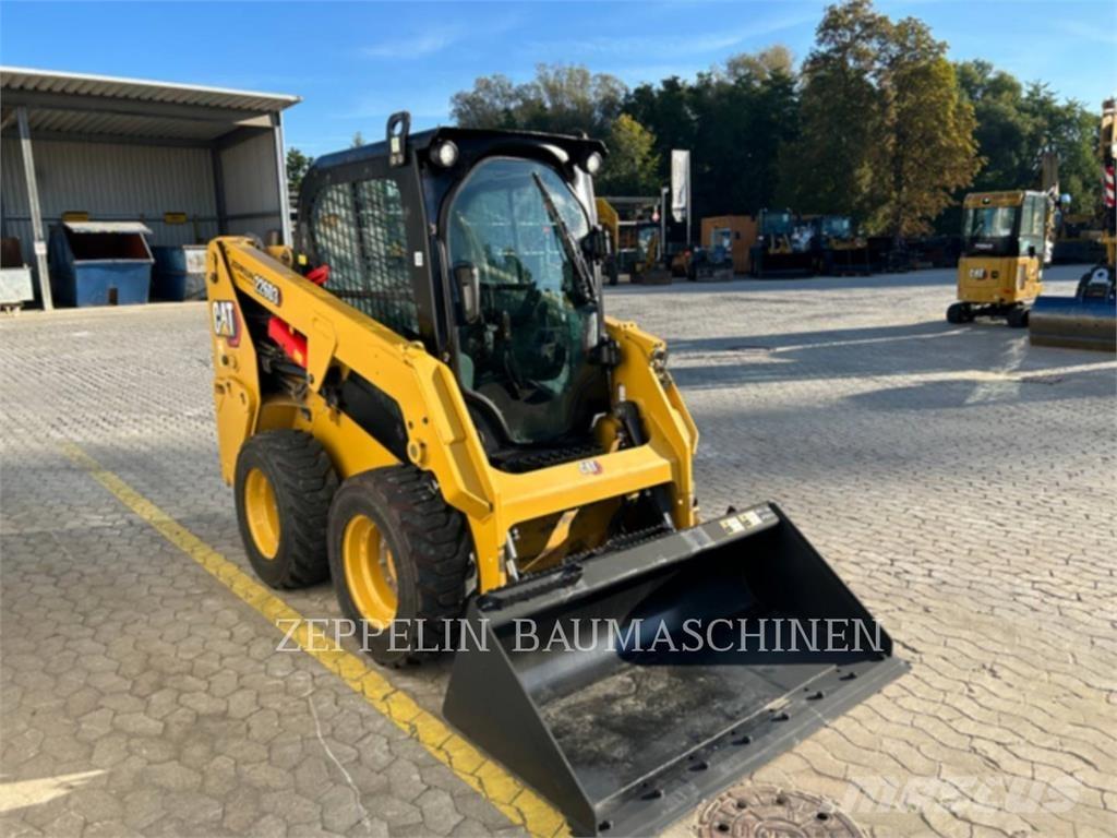 CAT 226D 滑移装载机
