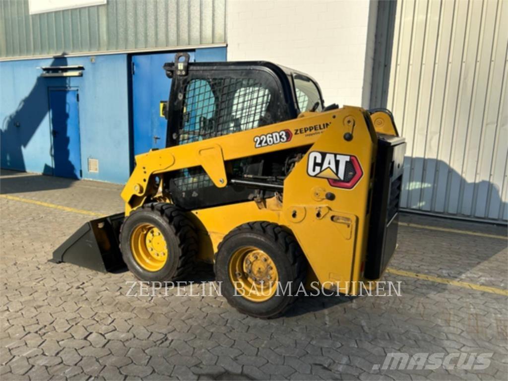 CAT 226D 滑移装载机