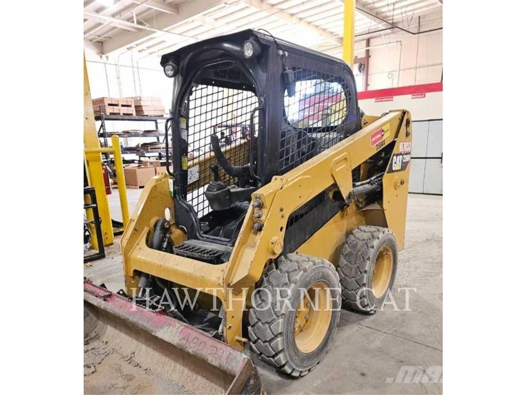 CAT 226D 滑移装载机