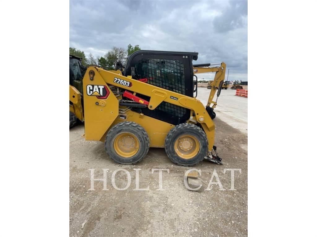 CAT 226D CAB 滑移装载机