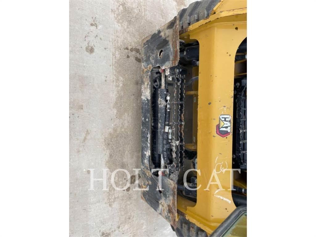CAT 226D CAB 滑移装载机