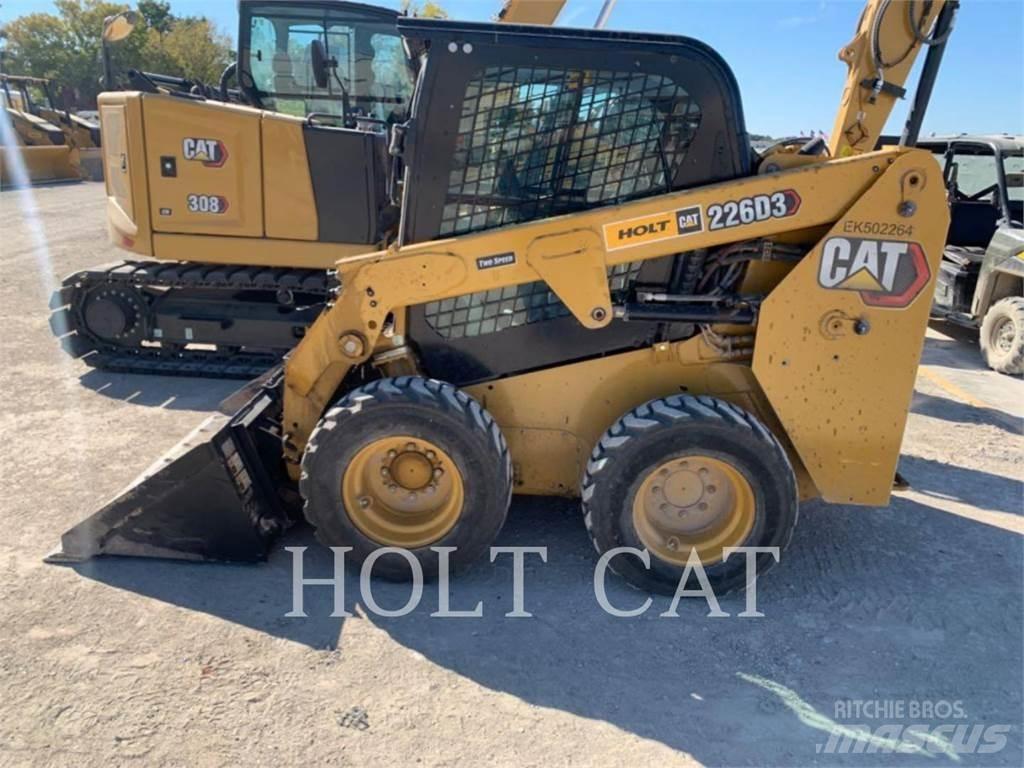 CAT 226D CAB 滑移装载机