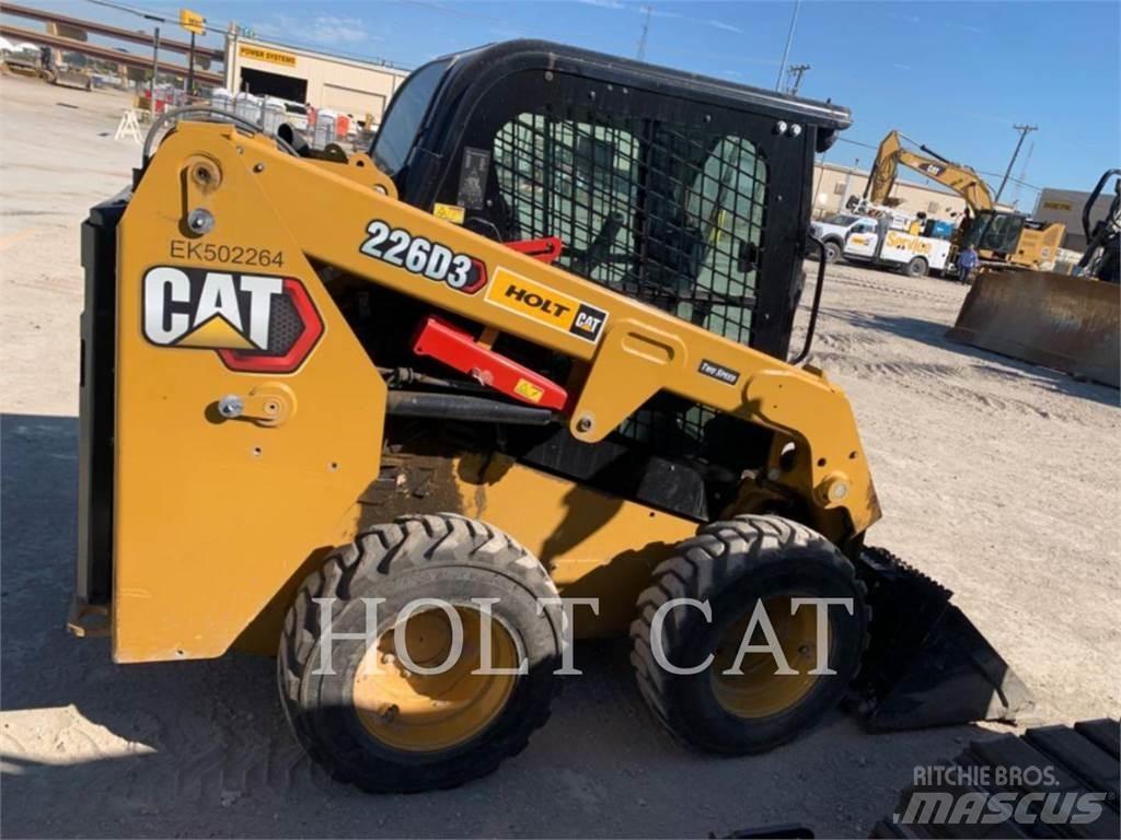CAT 226D CAB 滑移装载机