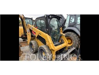 CAT 226D3 滑移装载机