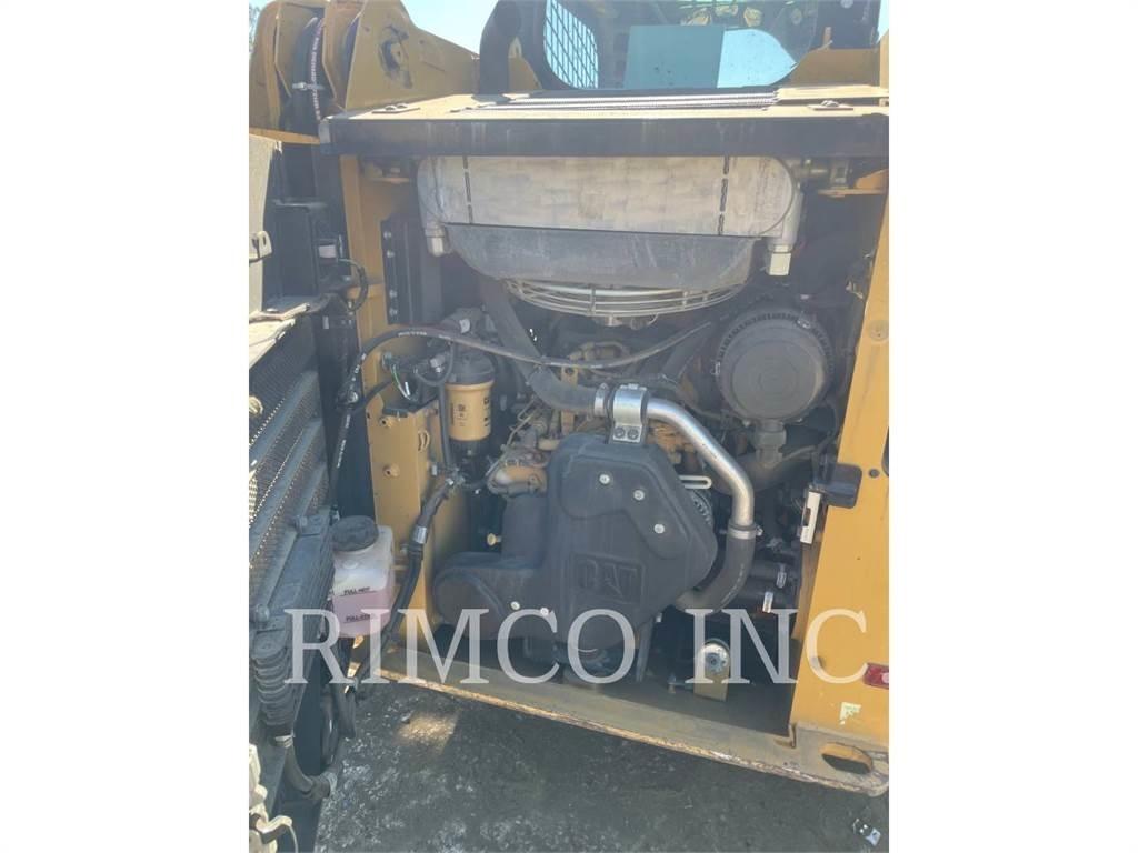 CAT 226D3 滑移装载机