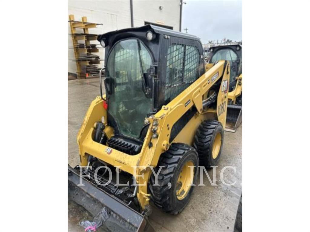CAT 226D3 滑移装载机
