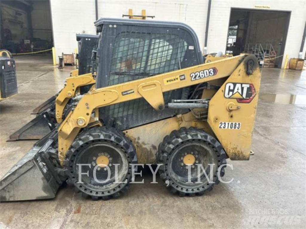 CAT 226D3 滑移装载机