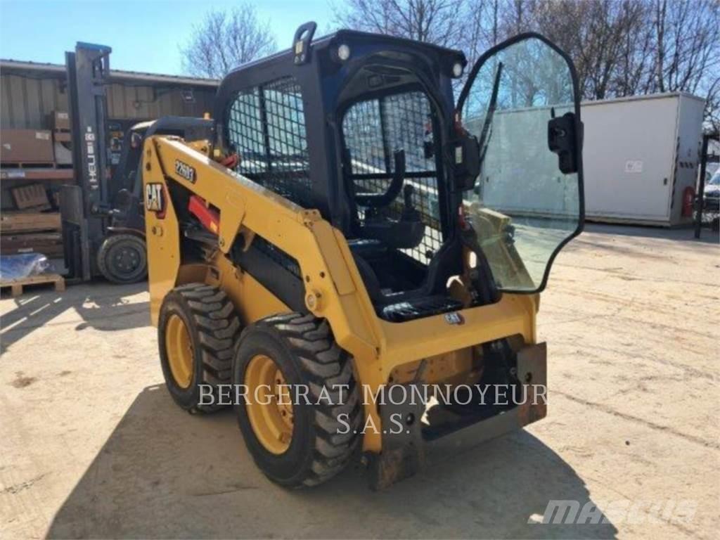 CAT 226D3 滑移装载机