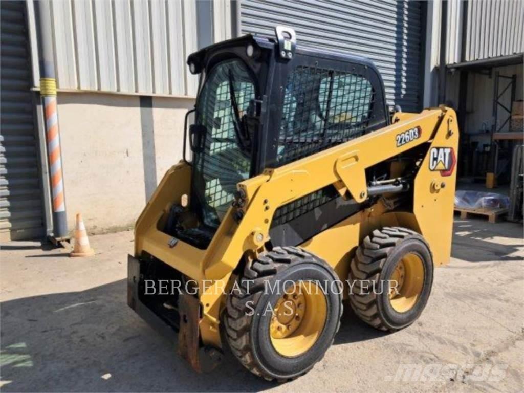 CAT 226D3 滑移装载机