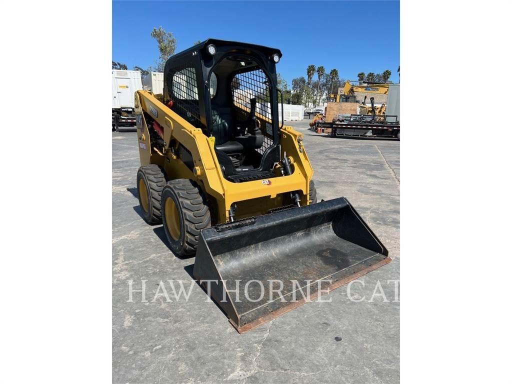 CAT 226D3 滑移装载机