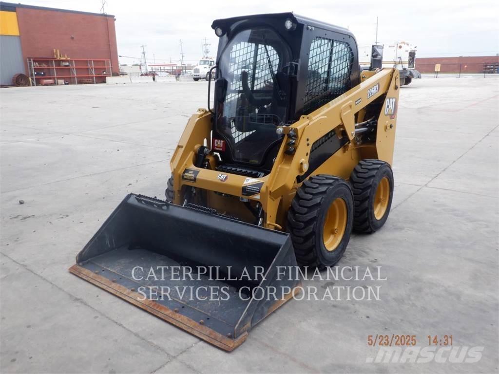 CAT 226D3 滑移装载机