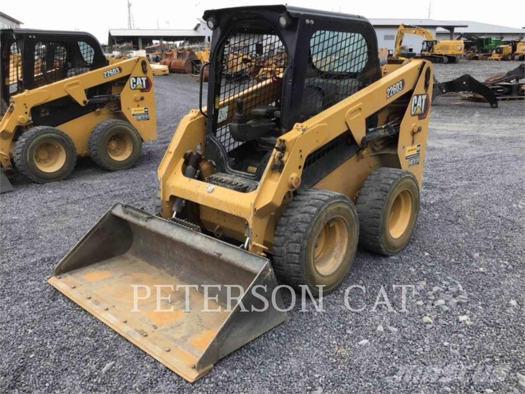 CAT 226D3 滑移装载机