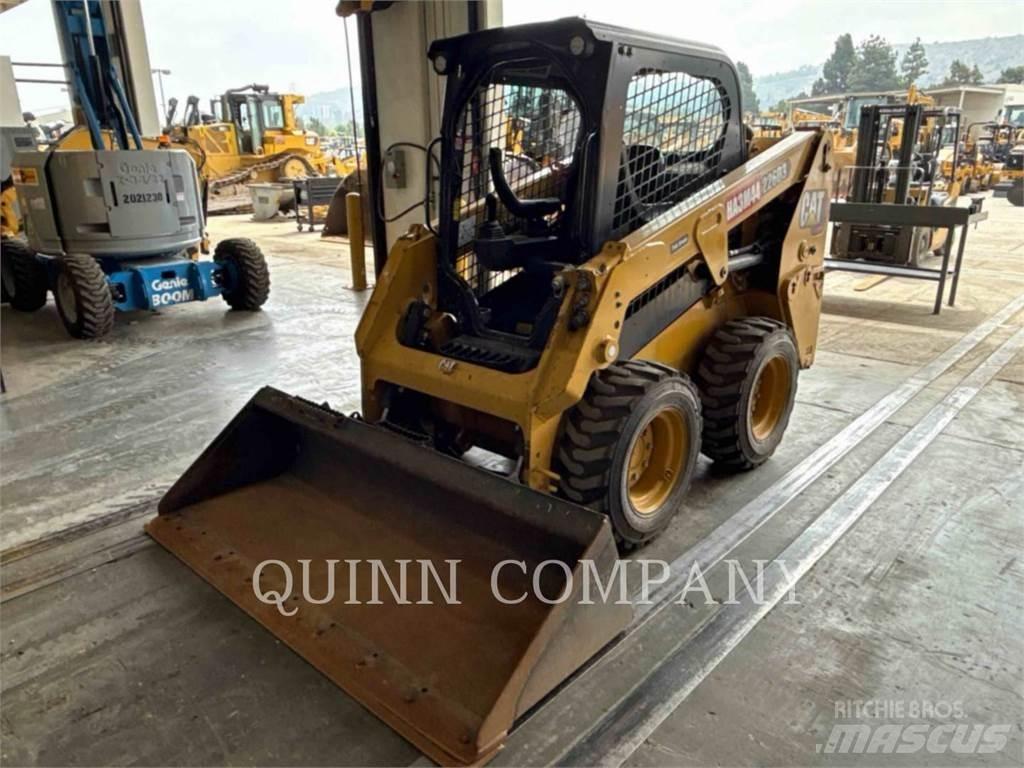 CAT 226D3 滑移装载机
