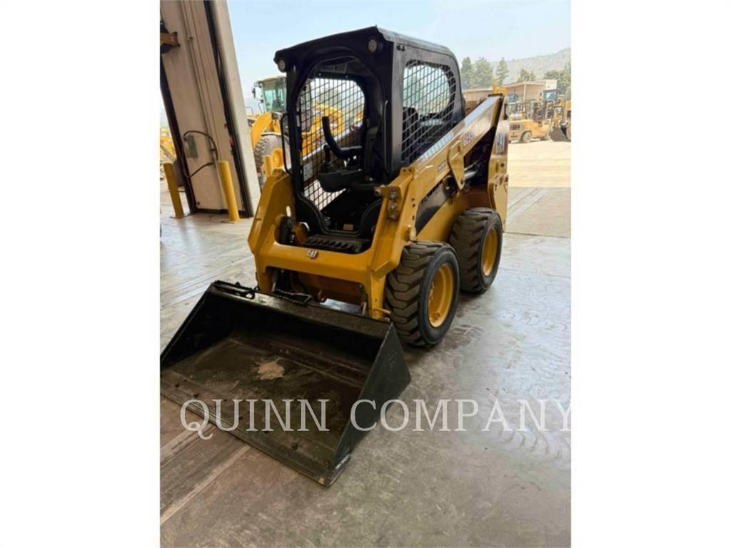 CAT 226D3 滑移装载机