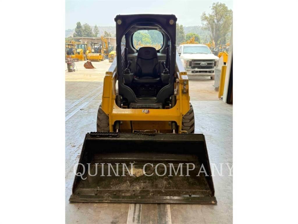 CAT 226D3 滑移装载机