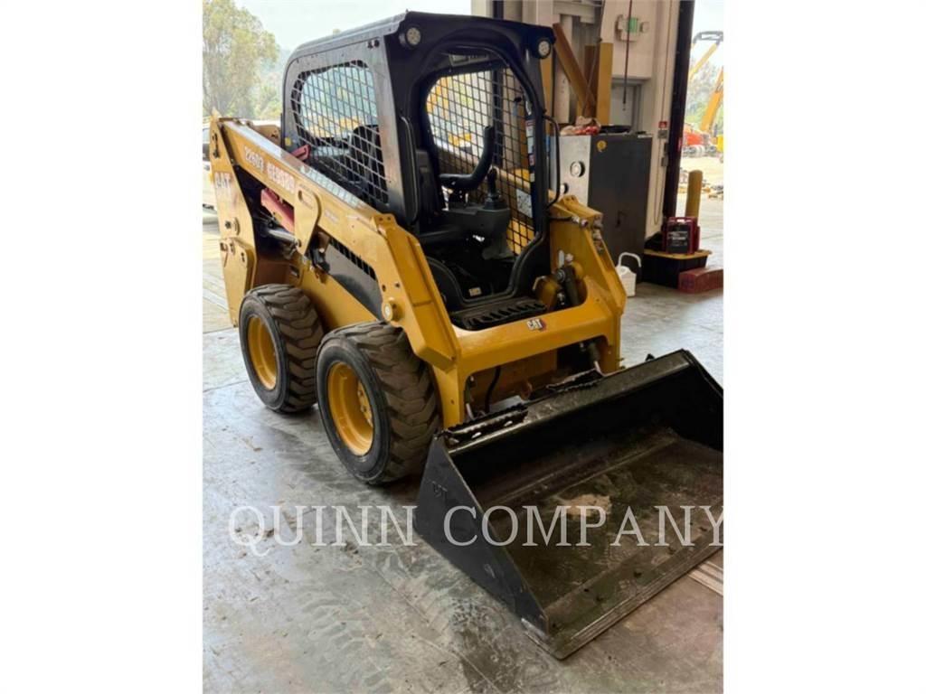 CAT 226D3 滑移装载机